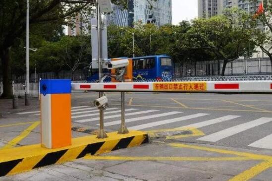 停車(chē)場(chǎng)道閘系統無法識别車(chē)牌是什麽原因